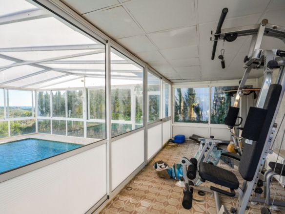 Villa for sale in Estepona