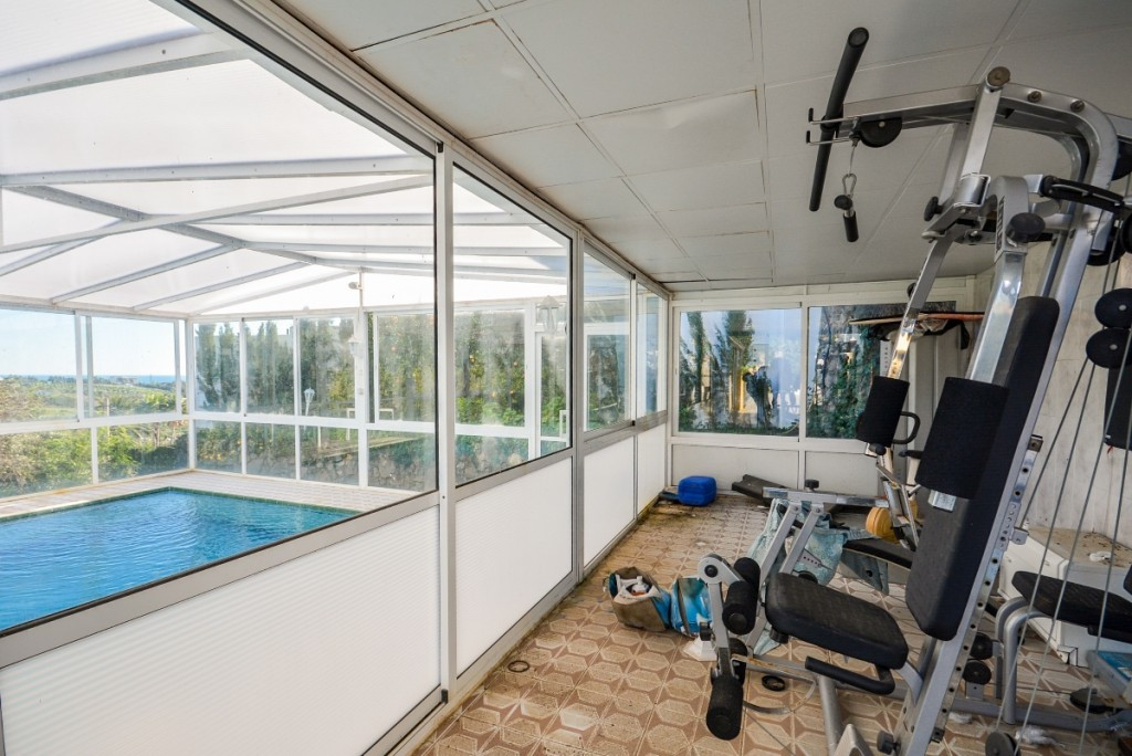 Villa for sale in Estepona