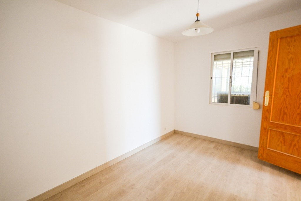 Villa for sale in Estepona