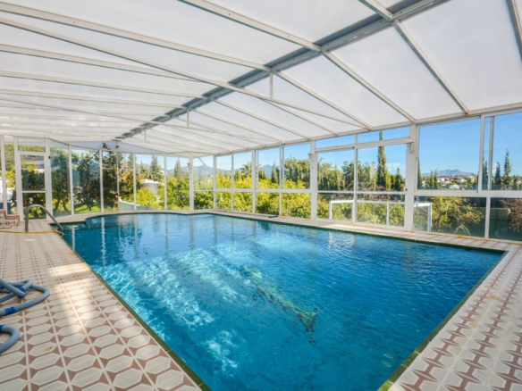 Villa for sale in Estepona