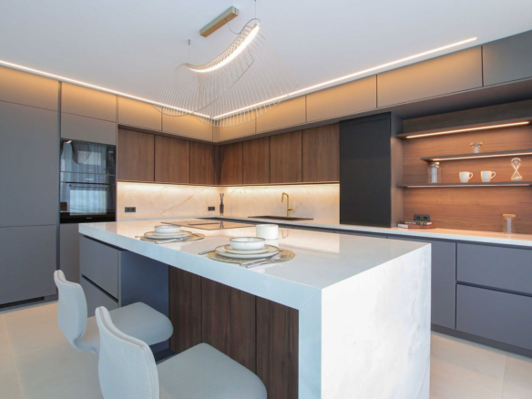 Villa for sale in Estepona