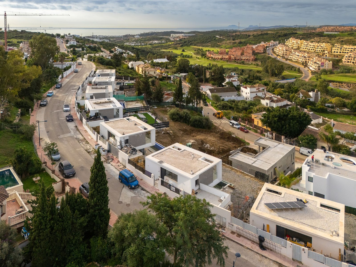Villa for sale in Estepona