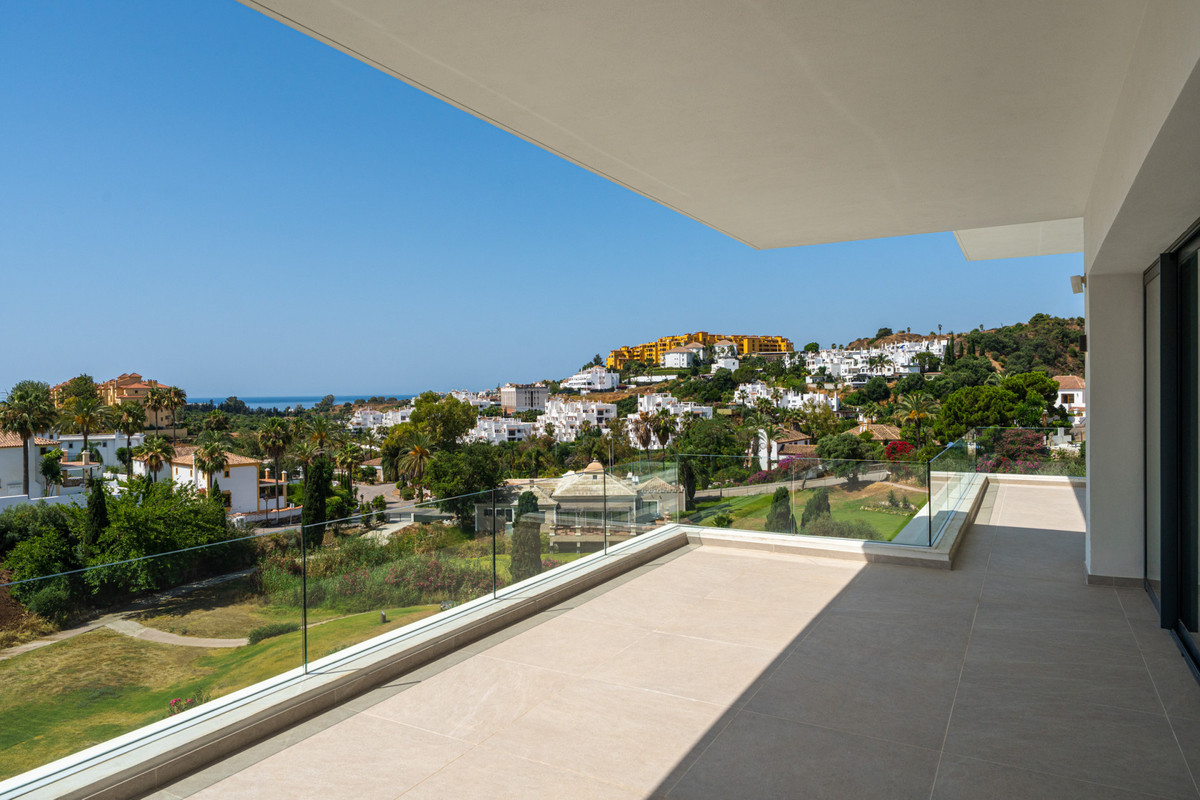 Villa for sale in Estepona