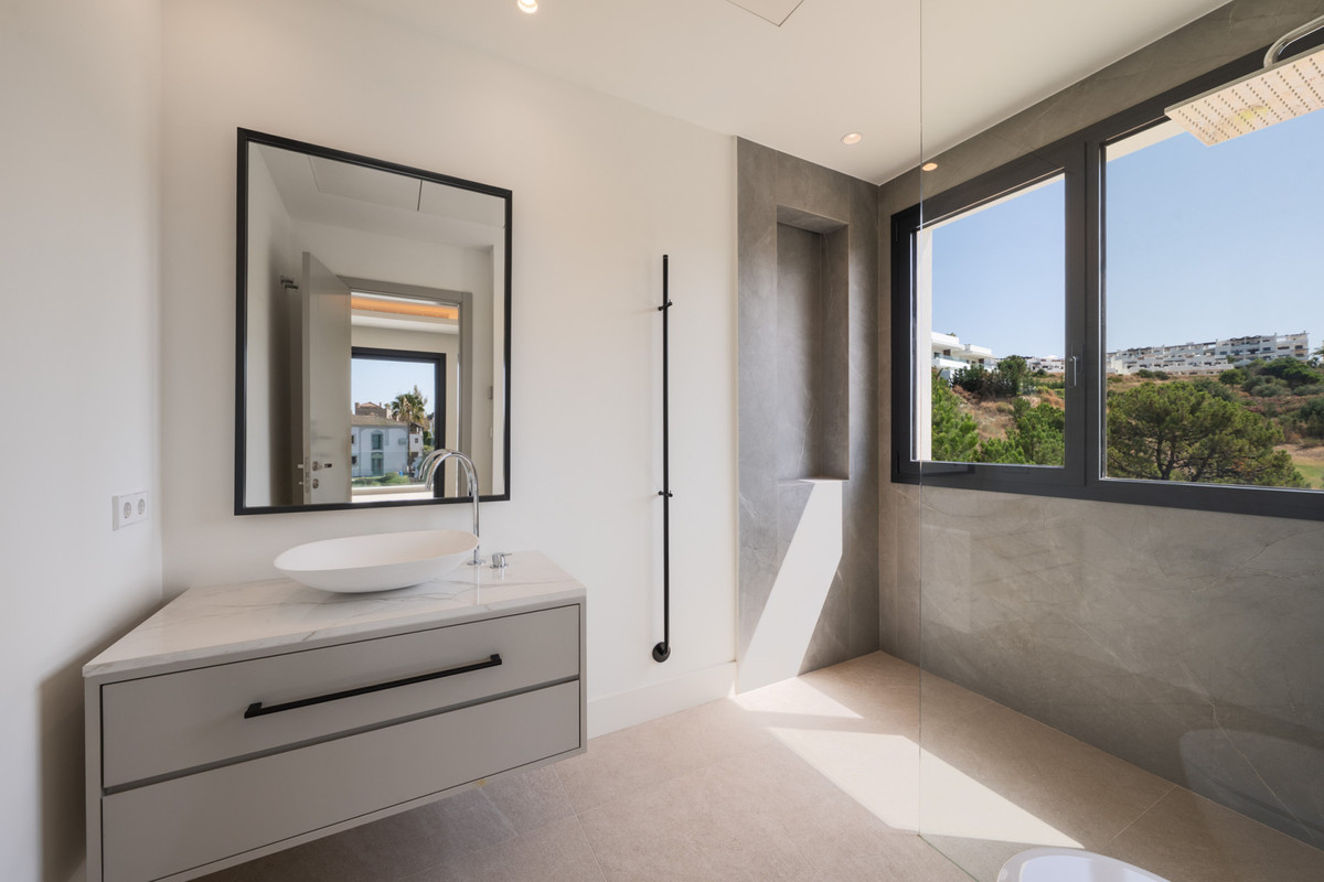 Villa for sale in Estepona