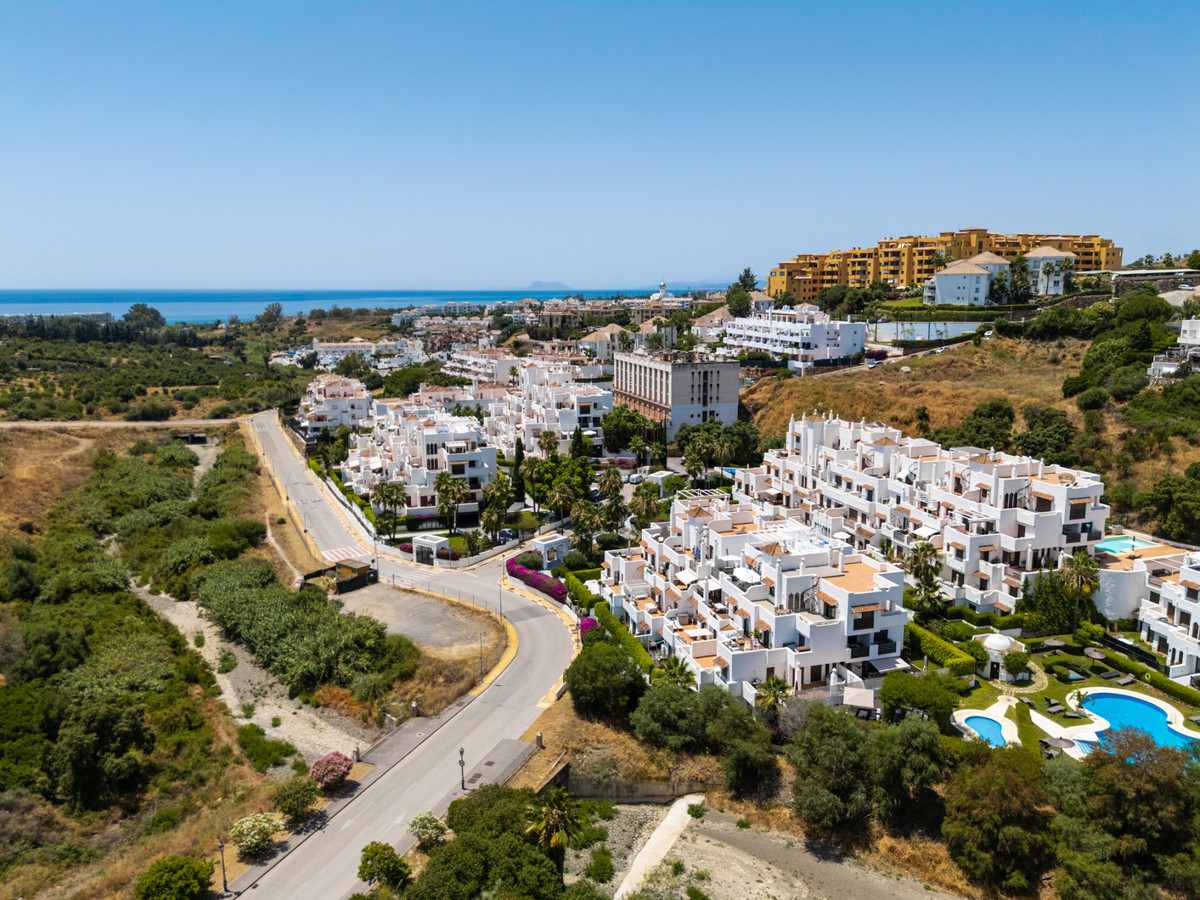 Villa for sale in Estepona