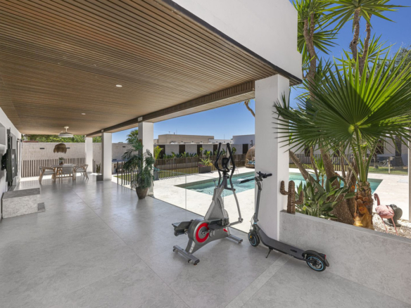 Villa for sale in Estepona