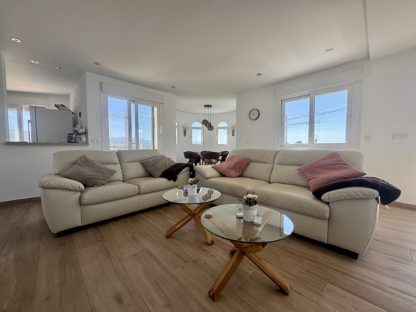 Villa for sale in Estepona