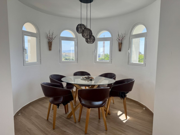 Villa for sale in Estepona