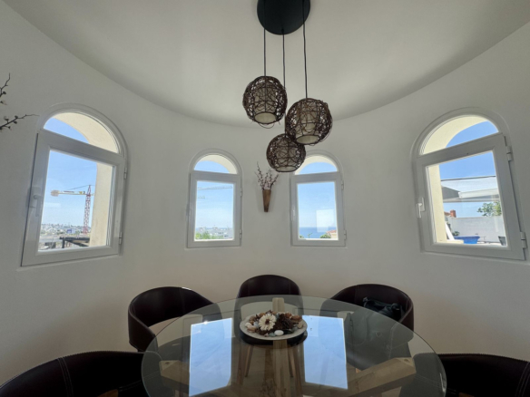 Villa for sale in Estepona