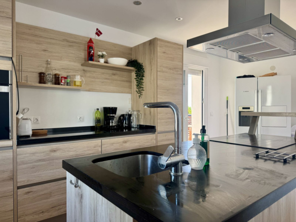 Villa for sale in Estepona