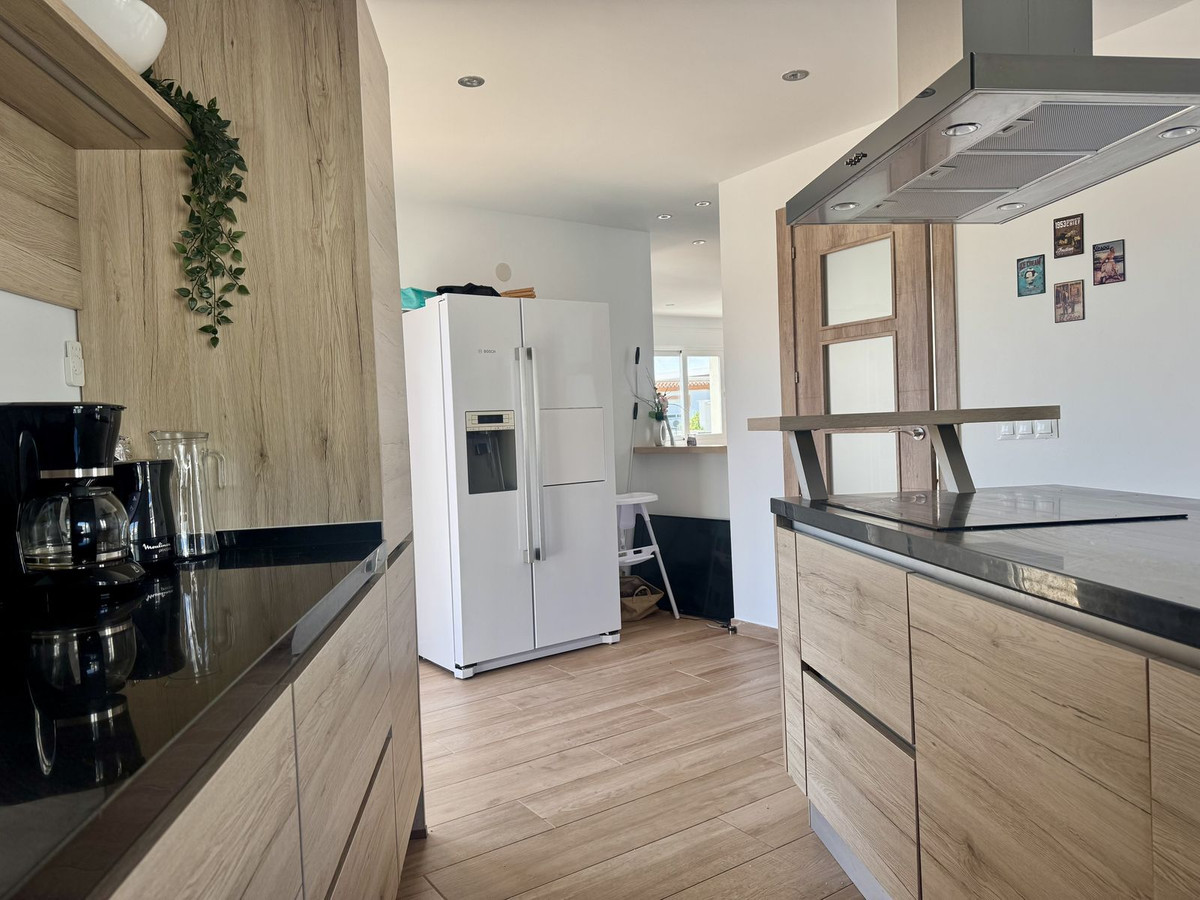 Villa for sale in Estepona