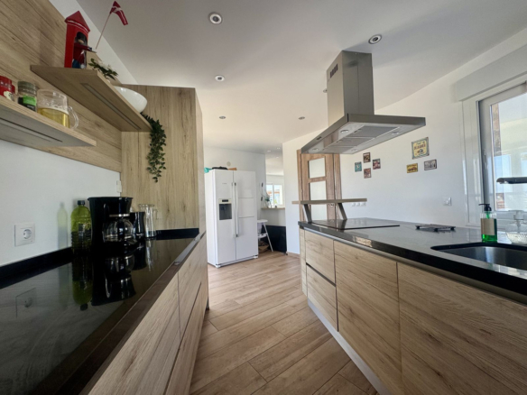 Villa for sale in Estepona