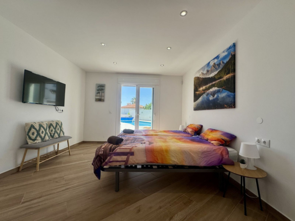 Villa for sale in Estepona