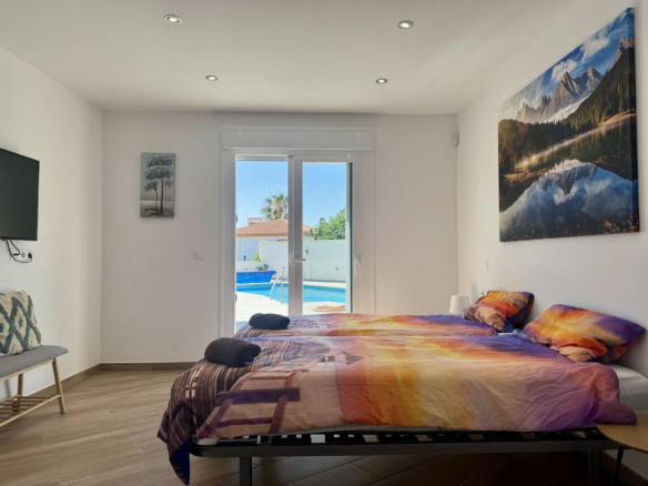 Villa for sale in Estepona