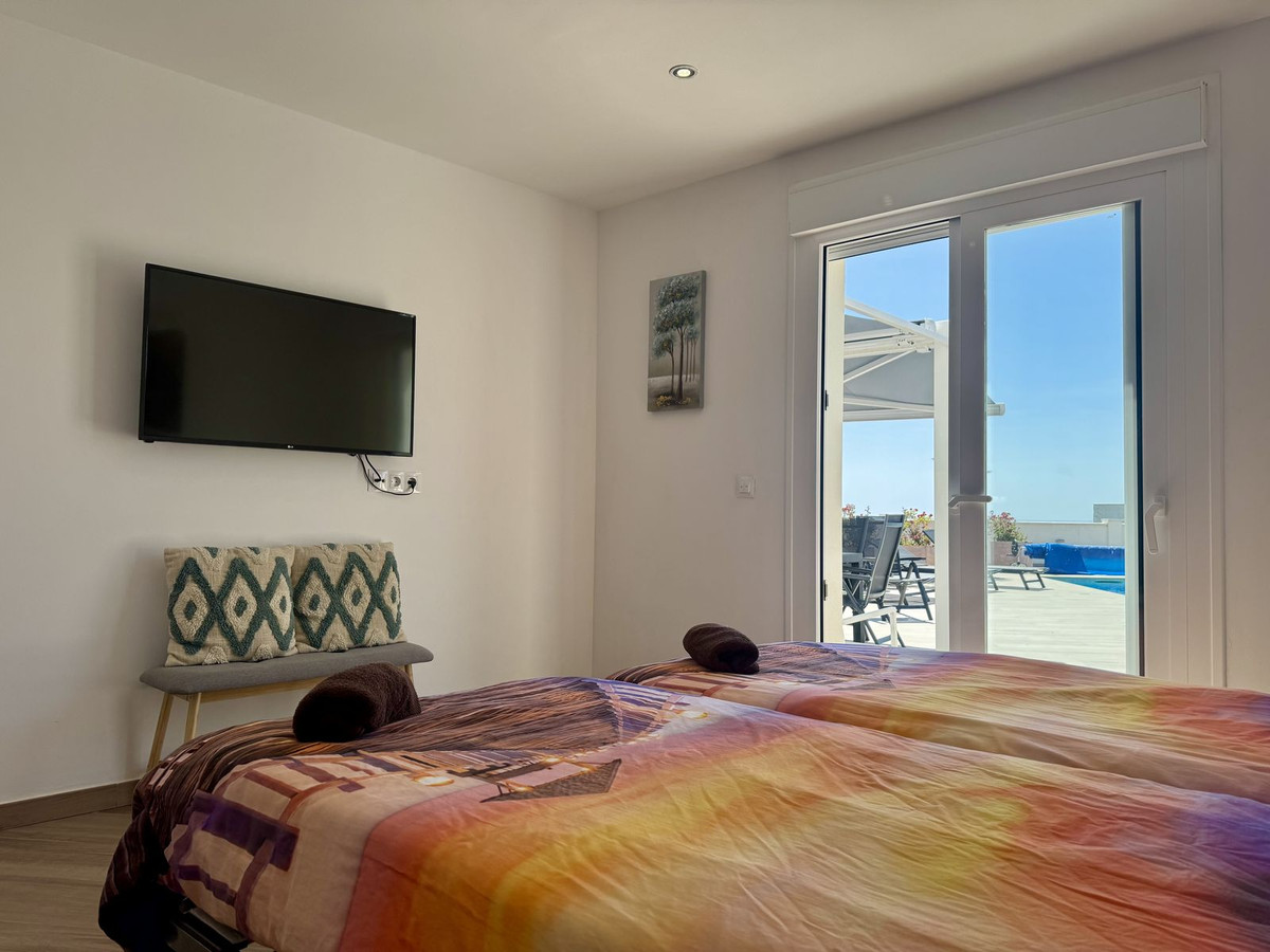 Villa for sale in Estepona