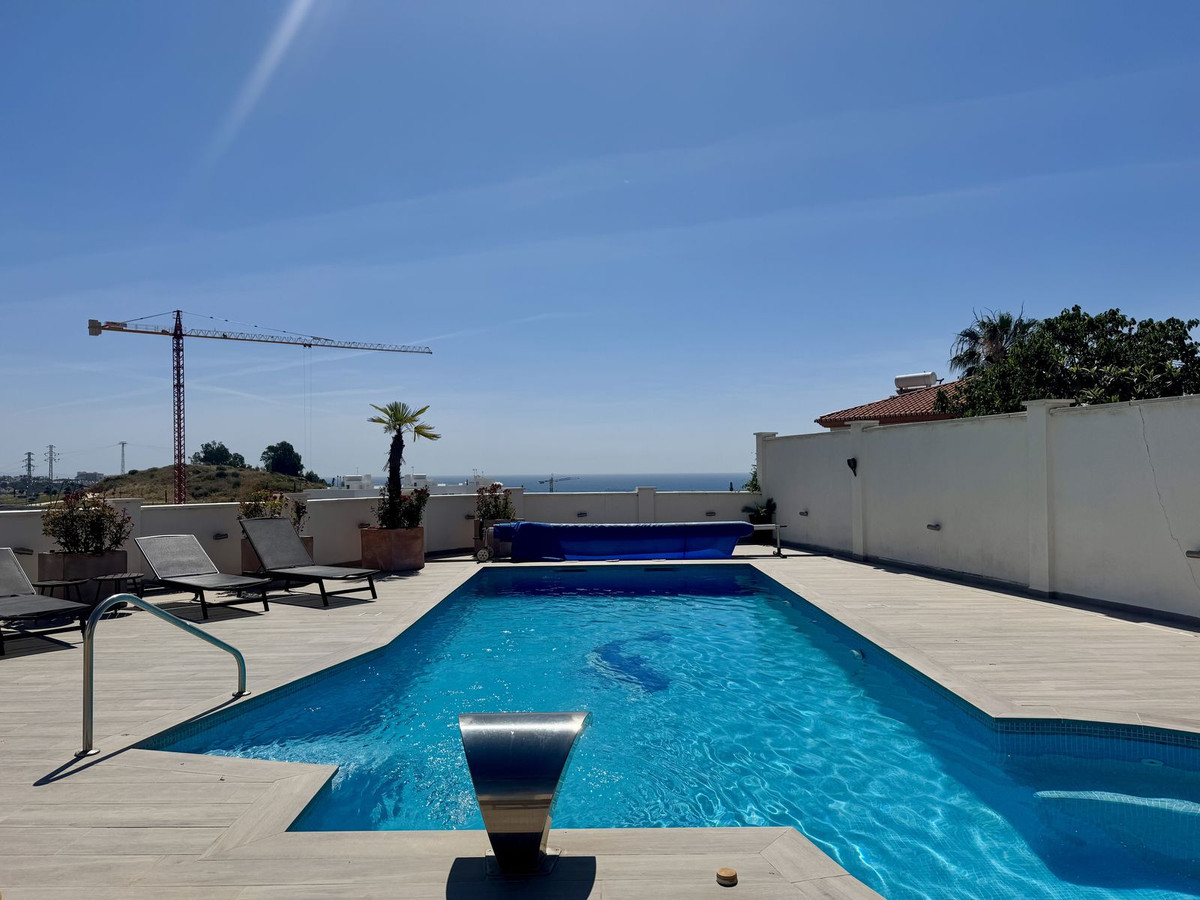 Villa-in-Estepona-Ref-R5162527 Villa for sale in Estepona