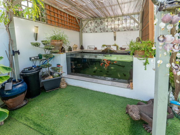 Villa for sale in Estepona