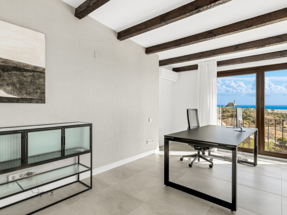 Villa for sale in Estepona