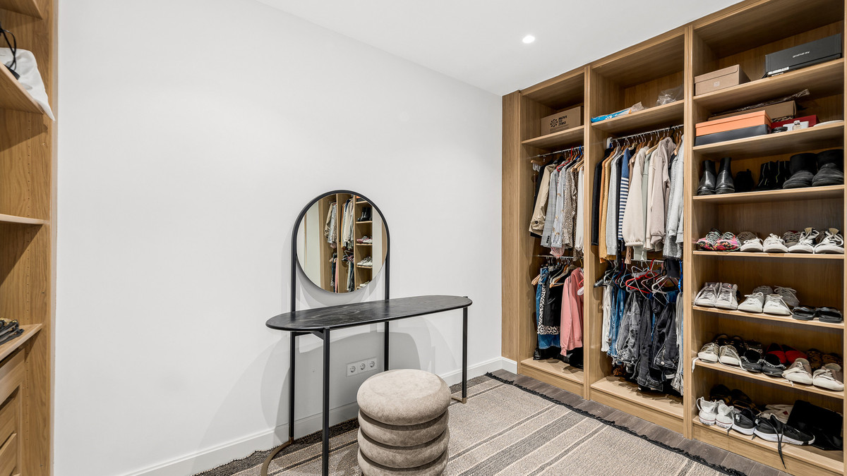 Villa for sale in Estepona