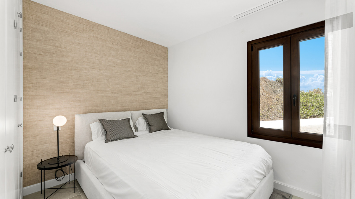 Villa for sale in Estepona