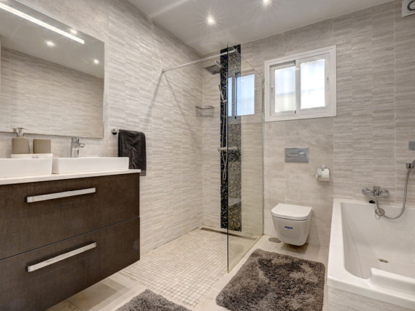 Villa for sale in Fuengirola