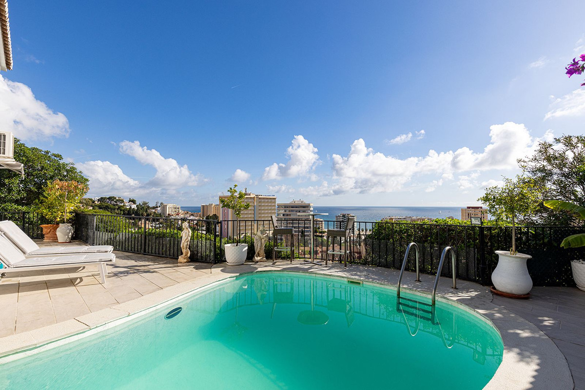 Villa for sale in Fuengirola