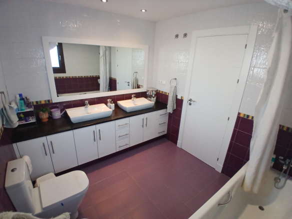 Villa for sale in Fuengirola