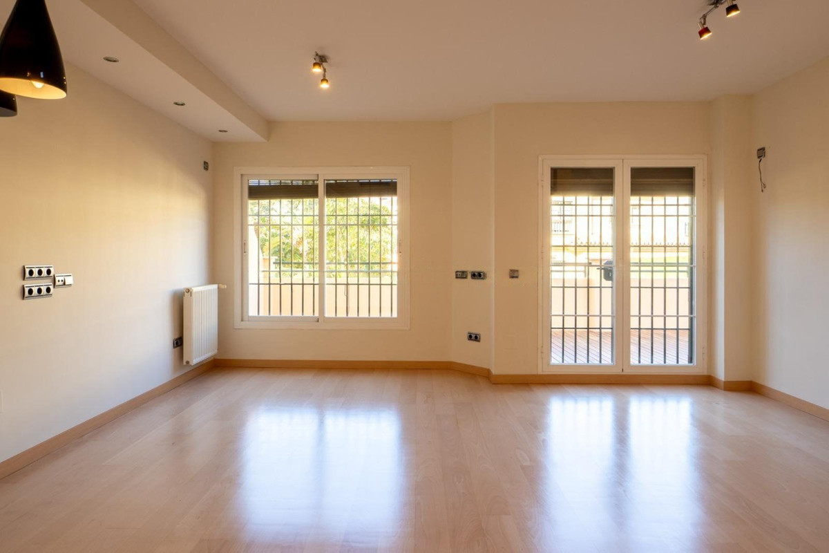 Villa for sale in Fuengirola