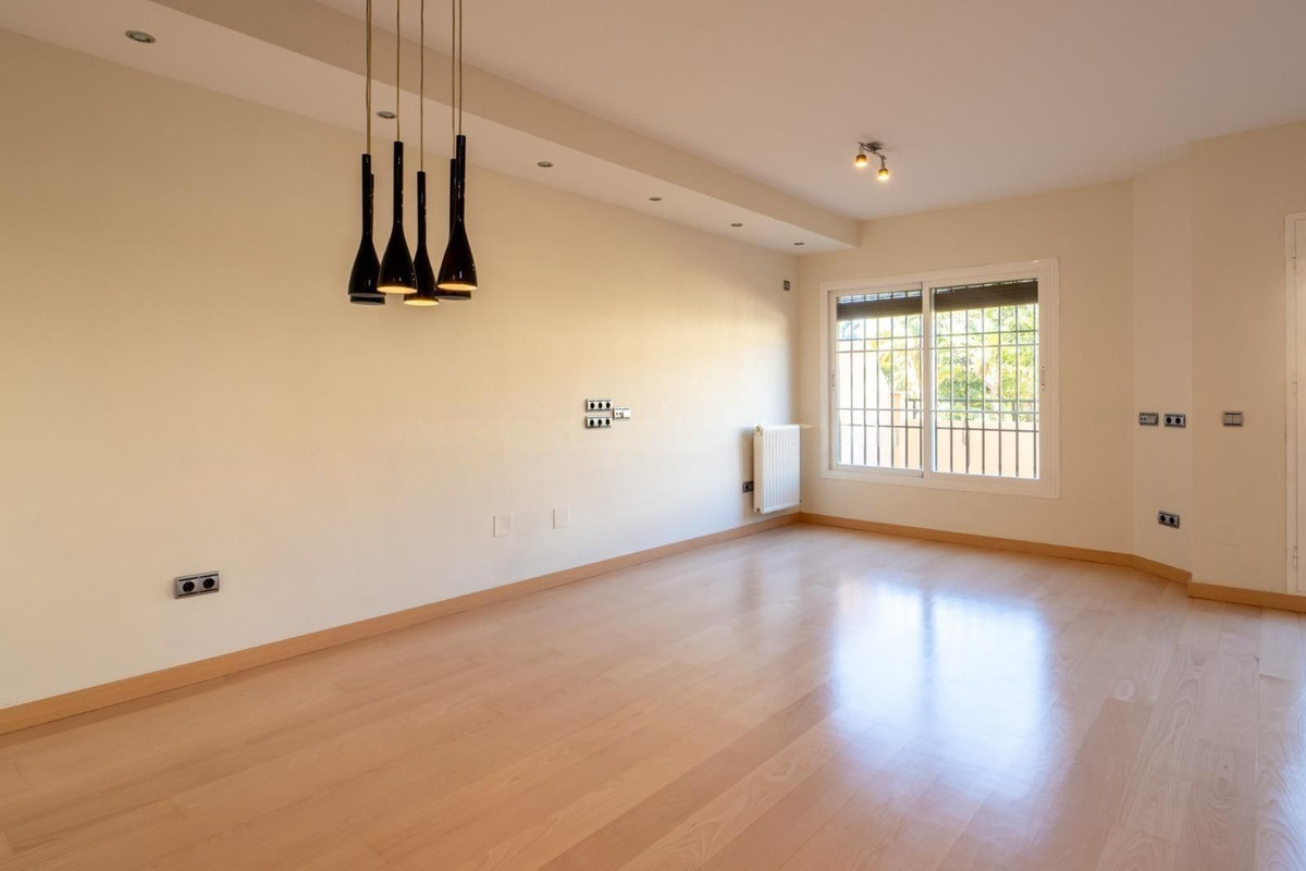 Villa for sale in Fuengirola