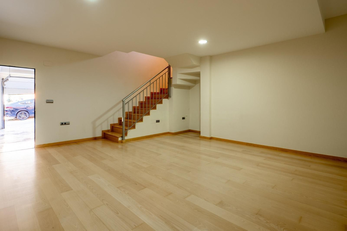 Villa for sale in Fuengirola
