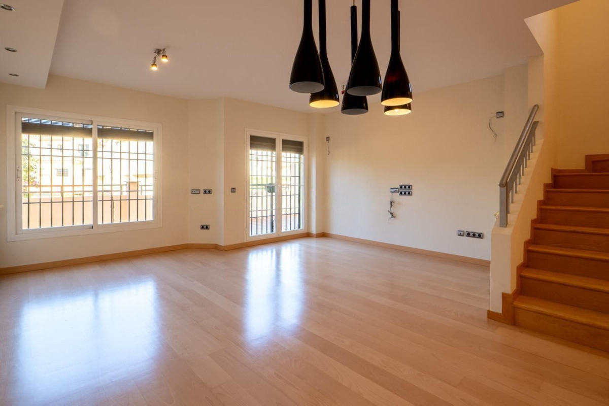 Villa for sale in Fuengirola