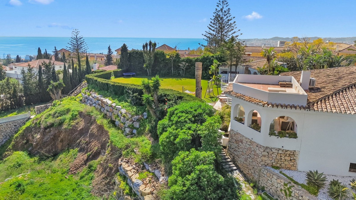 Villa for sale in Fuengirola