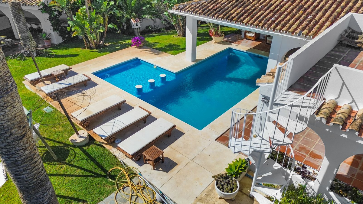 Villa for sale in Fuengirola
