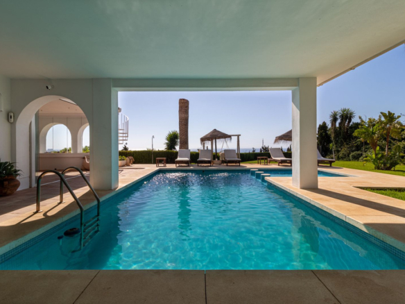Villa for sale in Fuengirola