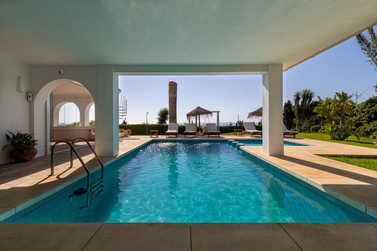 Villa for sale in Fuengirola
