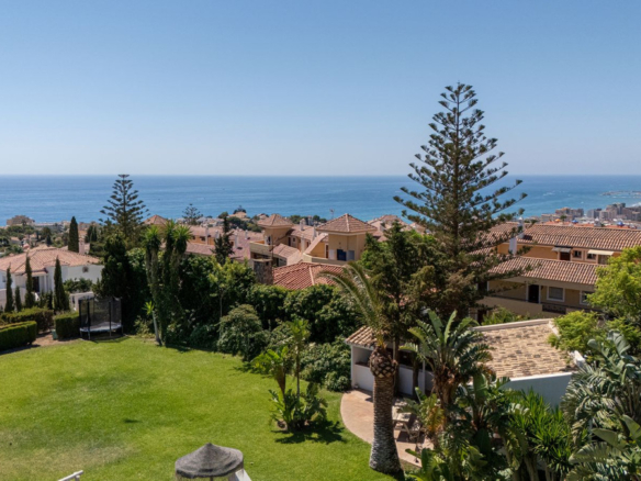 Villa for sale in Fuengirola