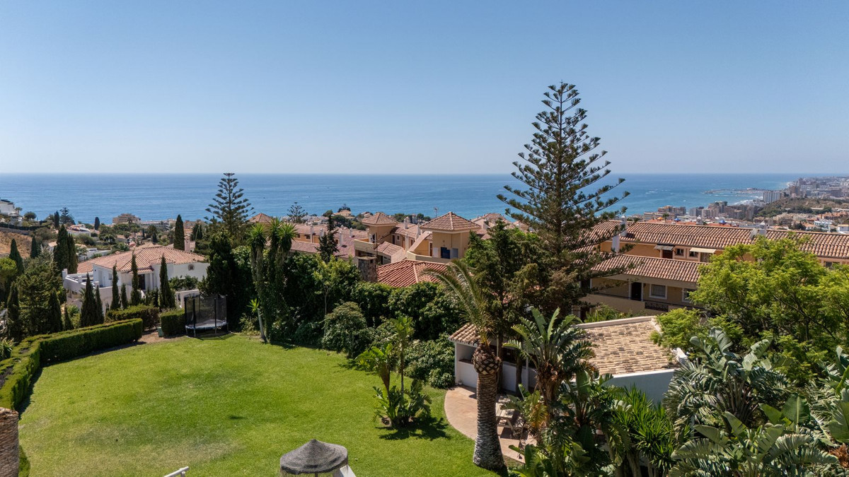 Villa for sale in Fuengirola