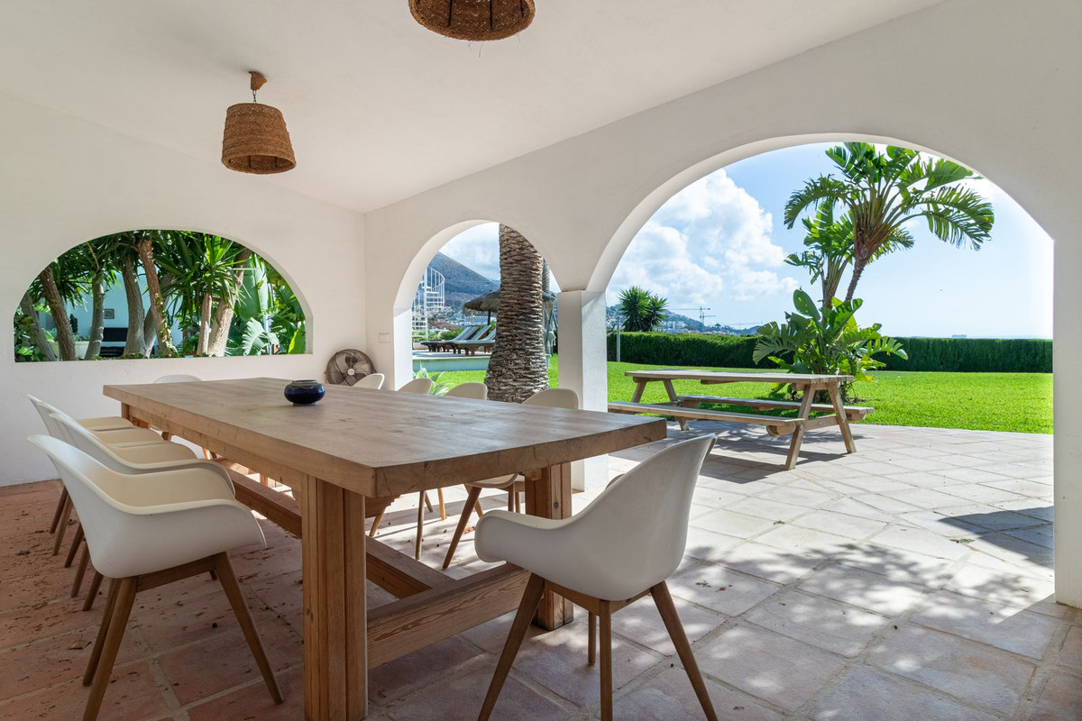Villa for sale in Fuengirola