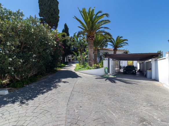 Villa for sale in Fuengirola