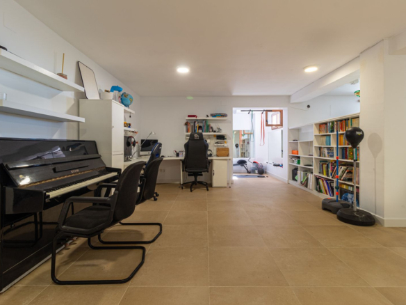 Villa for sale in Fuengirola