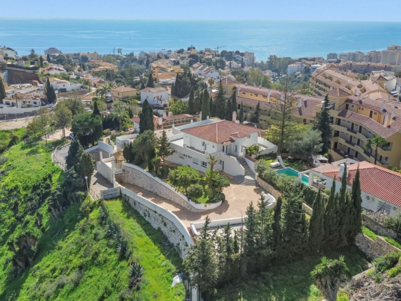Villa for sale in Fuengirola