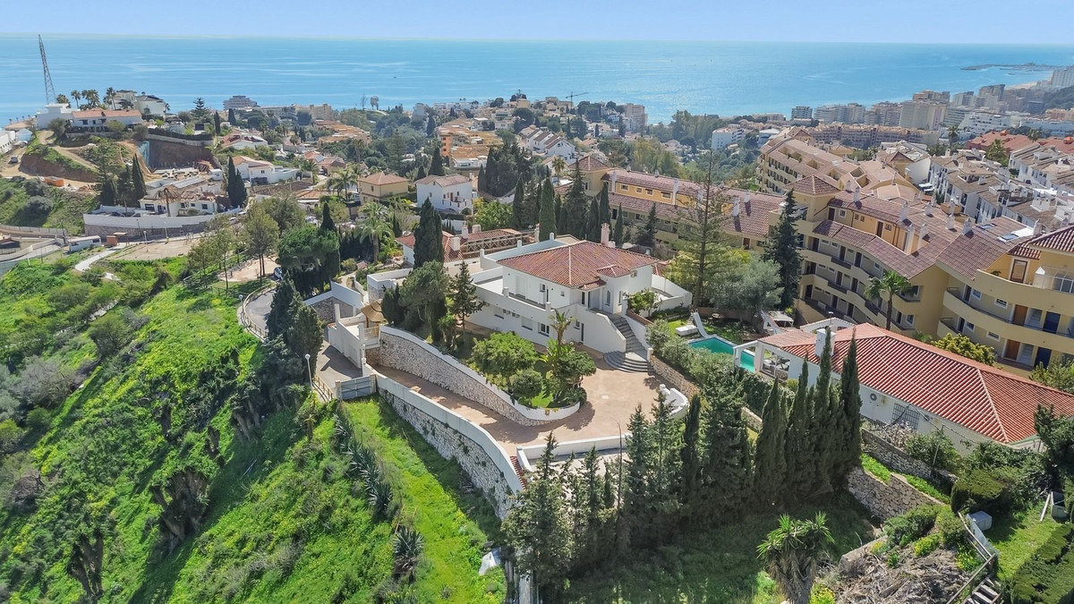 Villa-in-Fuengirola-Ref-R5309953 Villa for sale in Fuengirola