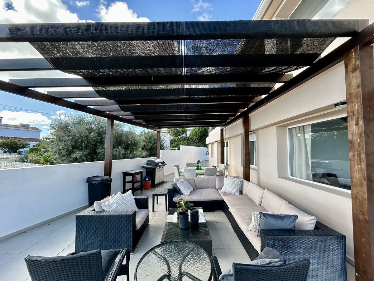 Villa for sale in Fuengirola