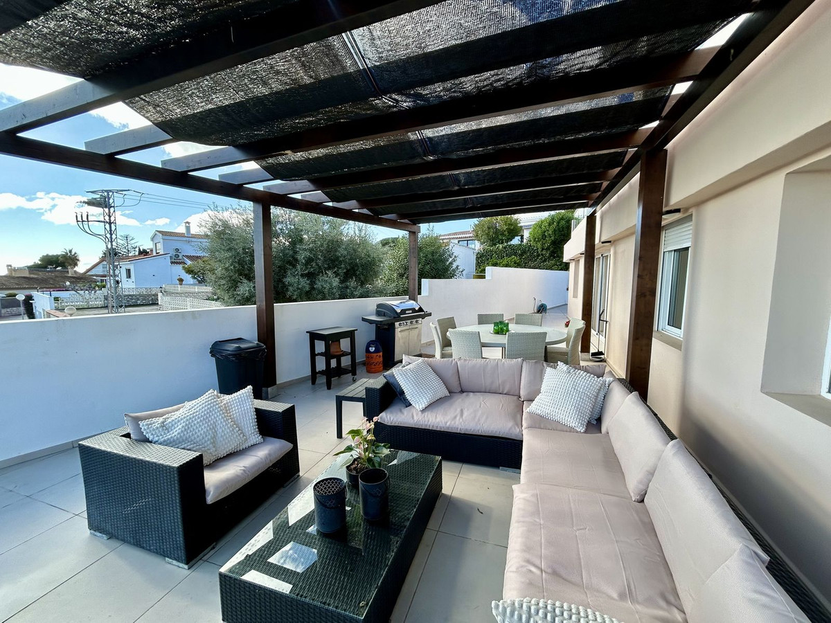 Villa for sale in Fuengirola