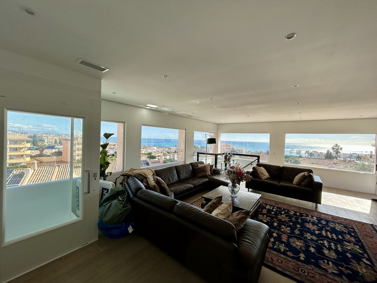 Villa for sale in Fuengirola