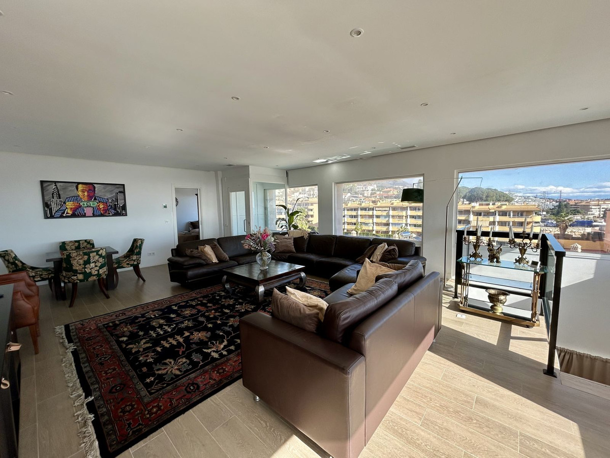 Villa for sale in Fuengirola