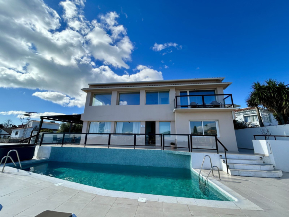 Villa for sale in Fuengirola