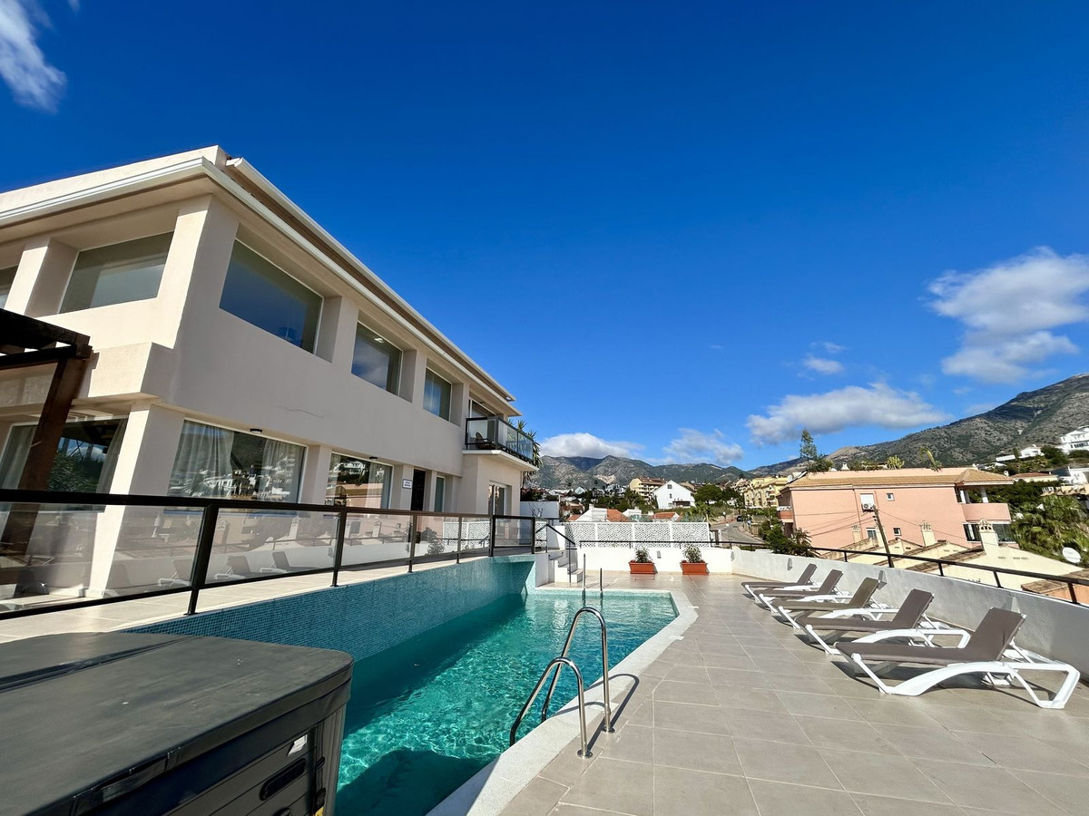 Villa for sale in Fuengirola