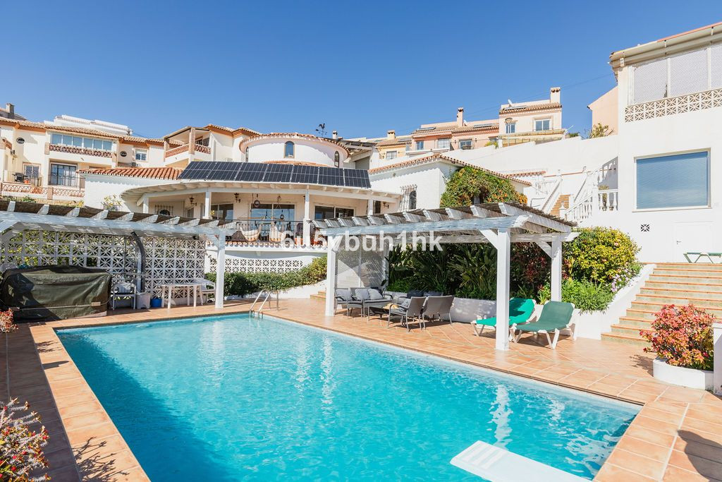 Villa for sale in Fuengirola