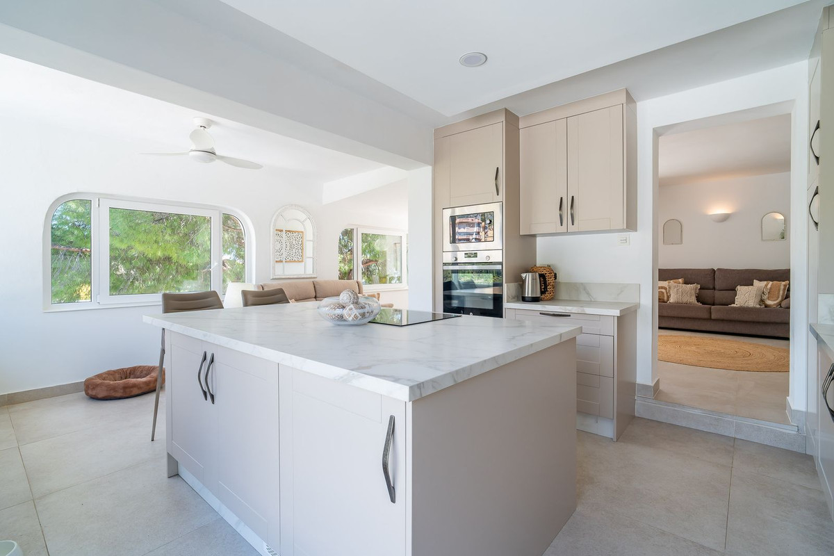 Villa for sale in Fuengirola